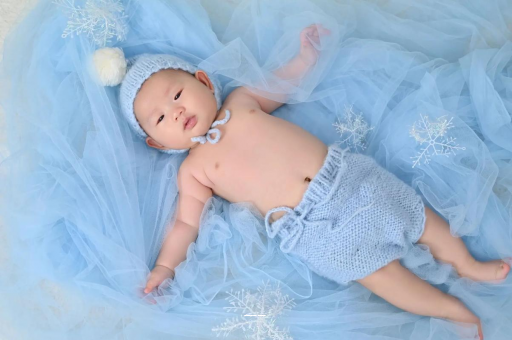 馆陶满月宝宝放屁臭